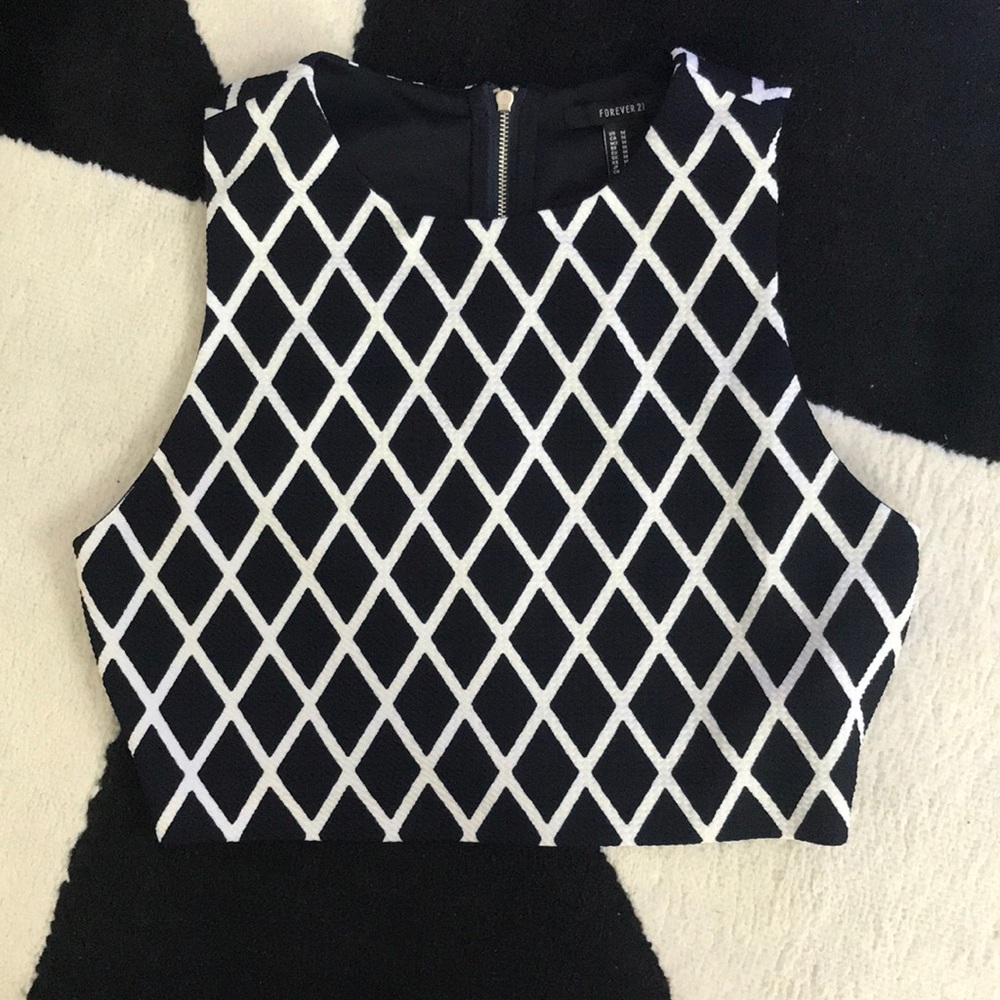 Cute, Casual Crop Top Size M